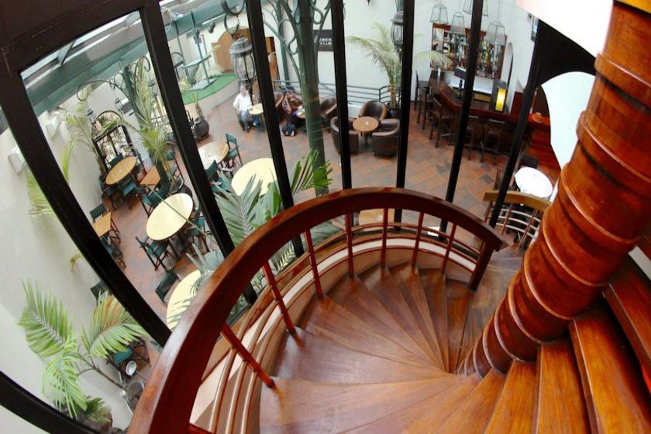 Cafe De Rome Hotel Dakar Exterior photo